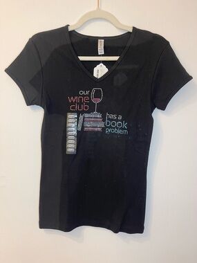 Chris’s Stuff Short Sleeve V-Neck Tee Black with Rhinestone Wine & Book Graphic